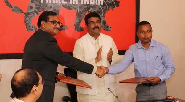 ministry-of-railways-enters-into-an-mou-with-government-of-odisha-for-joint-redevelopment-of-bhubaneswar-station