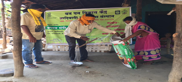 income-generation-activities-for-tribals-pick-up-as-states-take-up-mfp-procurement-at-revised-msp-in-right-earnest