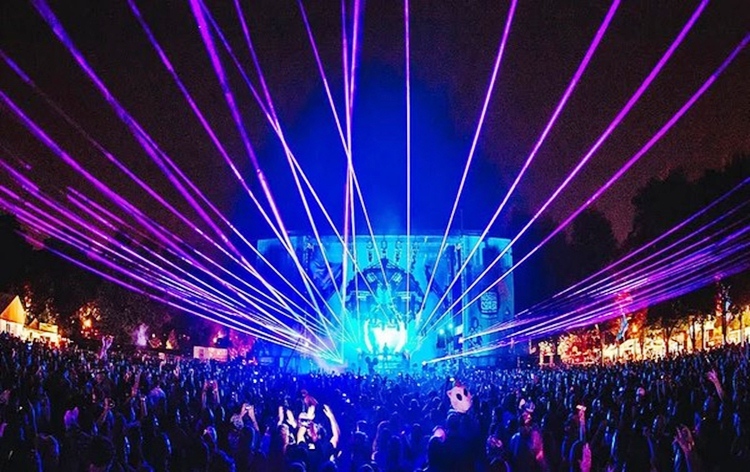 festive-mood-in-goa-other-parts-of-the-country-on-new-years-eve