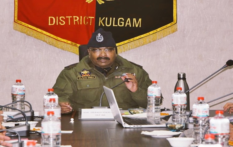 hizbul-mujahideen-outfit-on-the-verge-of-extinction-in-south-kashmir-jk-police-chief
