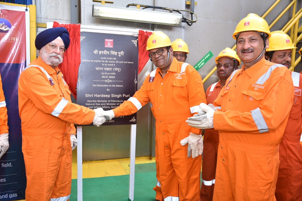 ongc-jeetega-toh-india-jeetega-honble-minister-of-petroleum-and-natural-gas-hardeep-singh-puri-rededicates-ongcs-iconic-sagar-samrat-to-the-nation