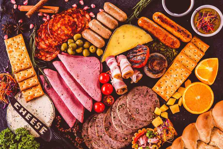 get-the-myths-related-to-meat-consumption-busted-and-put-the-appropriate-fresh-cut-on-the-plate