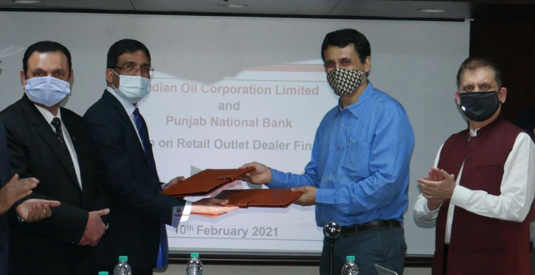 punjab-national-bank-signs-mou-with-indianoil-for-e-dealer-financing