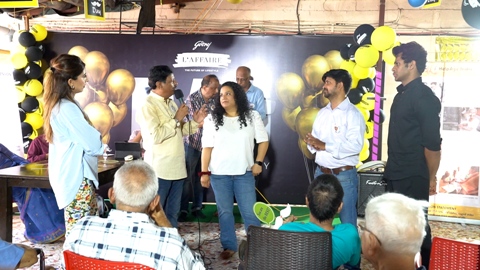 Godrej L’Affaire, a leading lifestyle platform of Godrej Industries Limited and Associate Companies celebrates #Goodness Of Bonds with fathers at a Senior Citizens Home decoding=