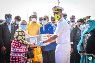 mission-sagar-ins-kesari-at-port-of-moroni-comoros