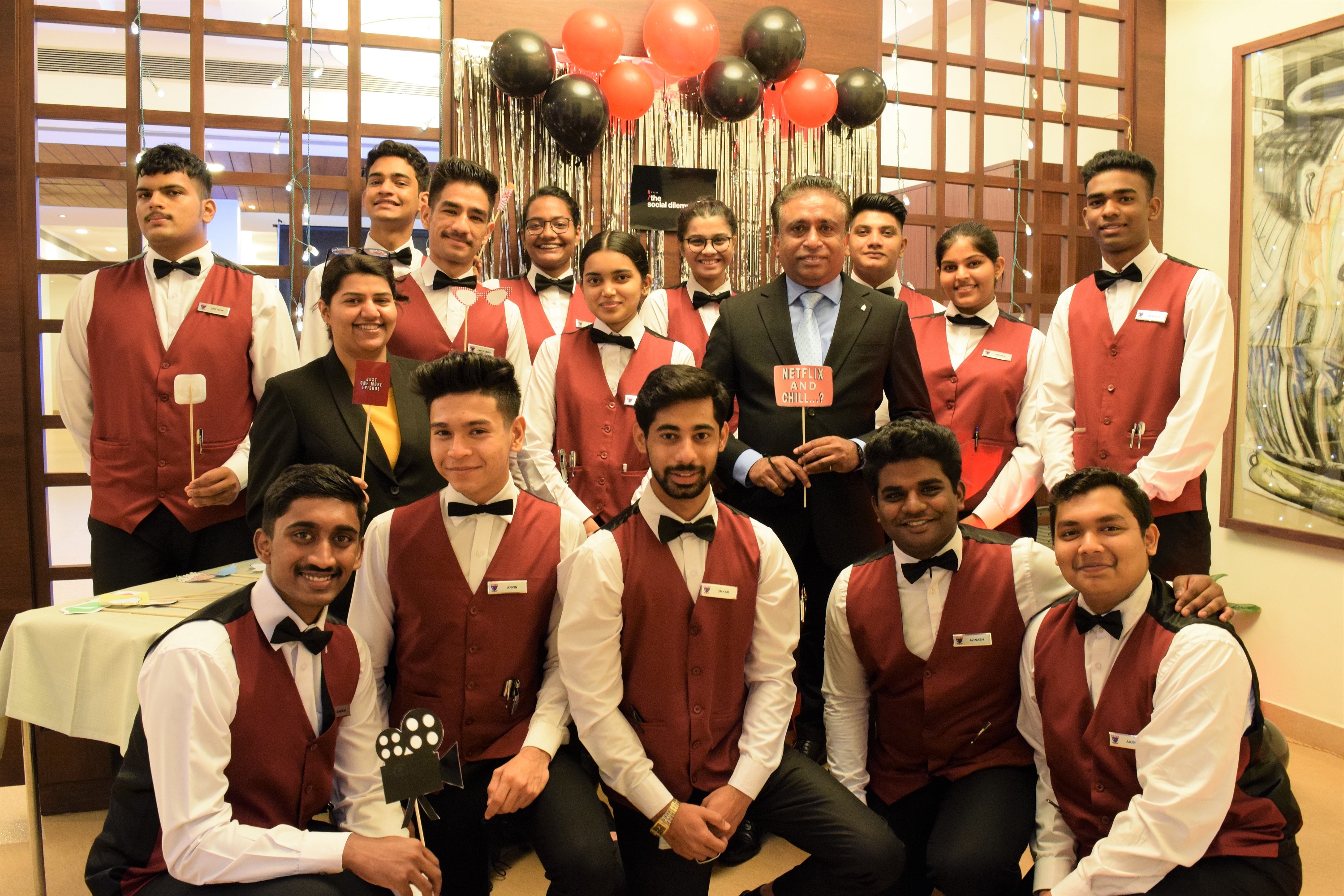 students-of-vmsiihe-roll-out-the-red-carpet-for-a-themed-banquet-celebration