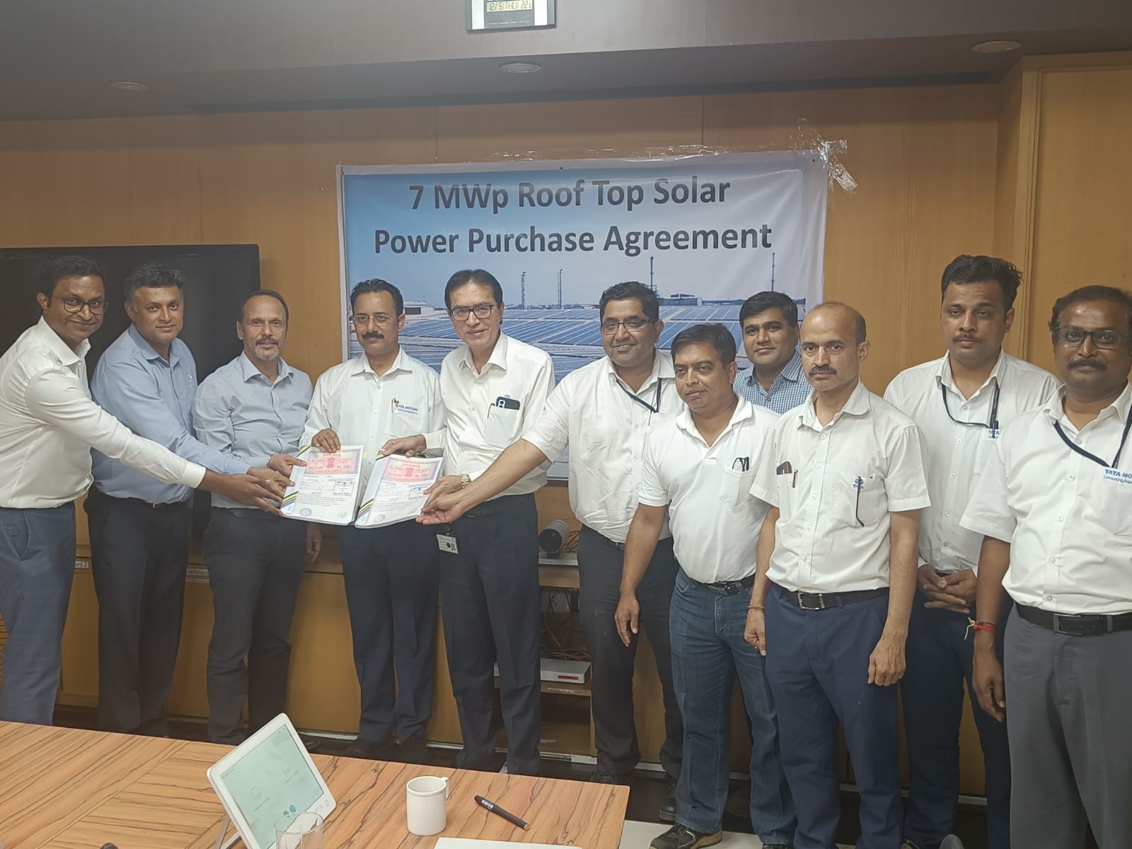 tata-motors-and-tata-power-join-hands-to-install-7-mwp-solar-rooftop-expansion-project-in-pune