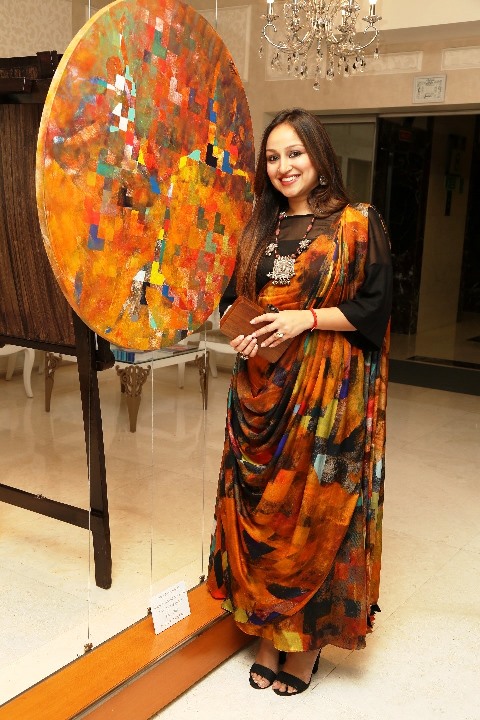 a-lyrical-exhibit-of-pragya-jains-paintings-along-with-her-label-artychoke