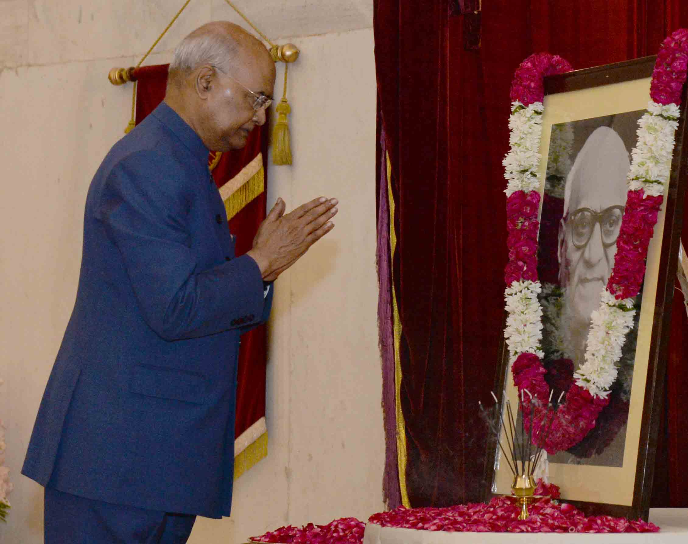 president-of-india-pays-floral-tributes-to-shri-v-v-giri-on-his-birth-anniversary