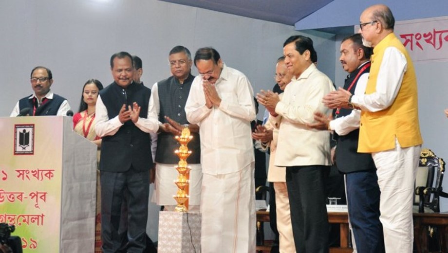 children-prefer-to-search-online-for-information-rather-than-rely-on-books-vp