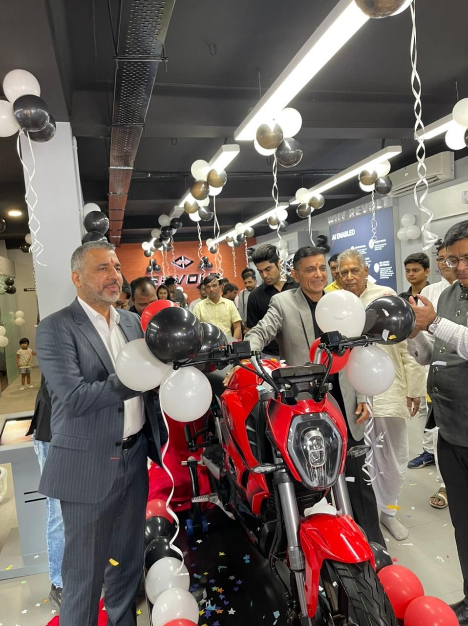 rattanindia-backed-revolt-opens-ev-dealership-in-surat