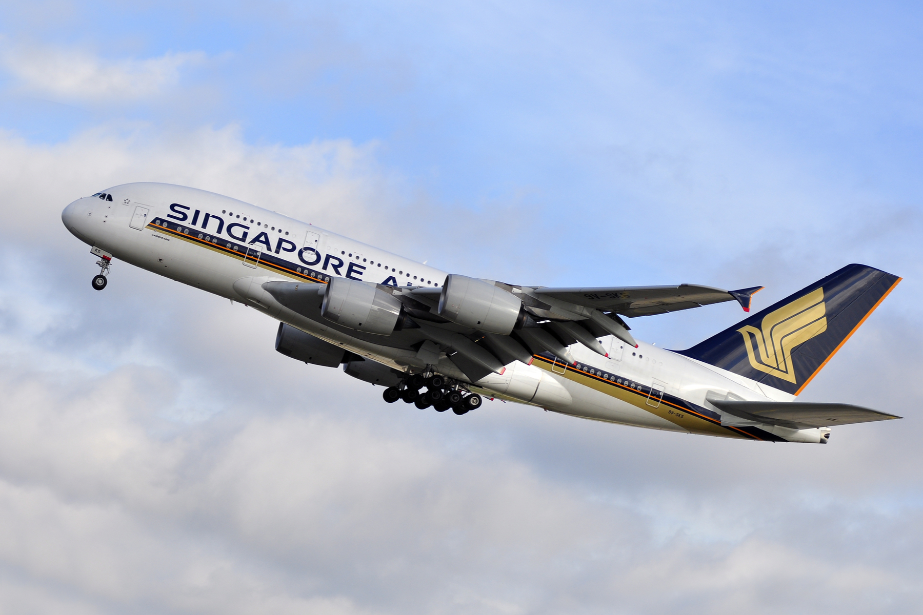 singapore-airlines-to-raise-up-to-s9-7-billion-via-mandatory-convertible-bonds