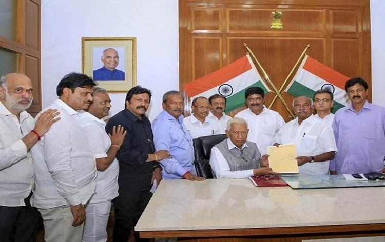 Political crisis in Karnataka deepens as 2 more Congress MLAs resign decoding=