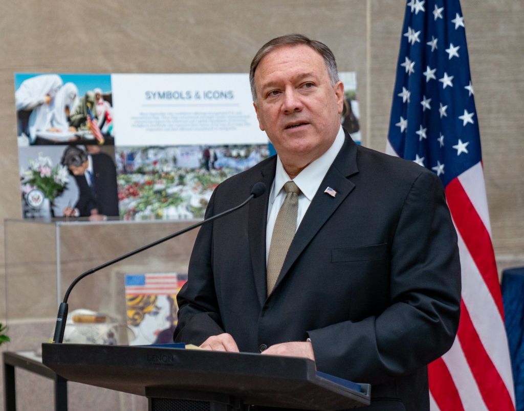 Mike Pompeo blames Iran for attacks on Saudi oil facilities decoding=